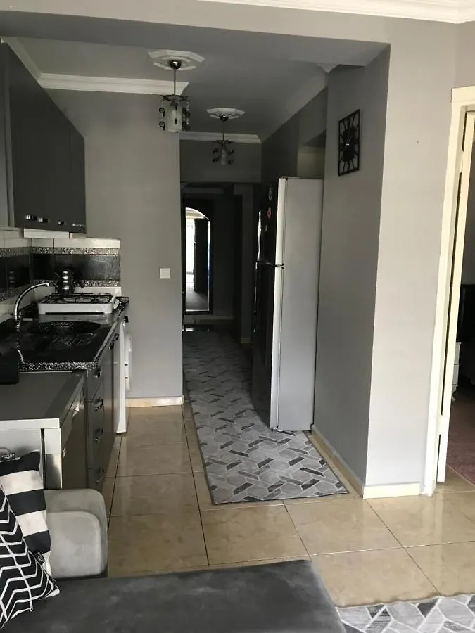 2 Bedroom Apt With Air Con & Sea View 1 Min To Sea Excellent Central Location Marmaris Apartmán